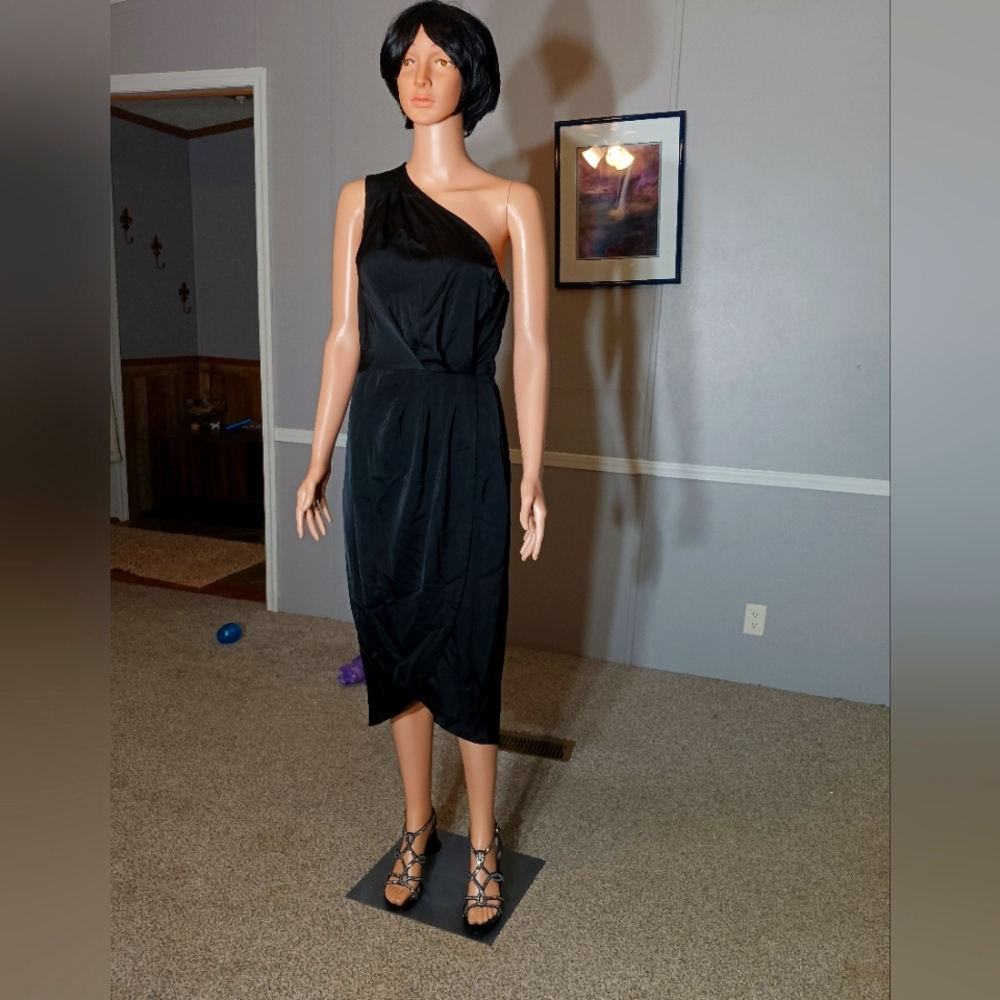 Size Medium - image 1